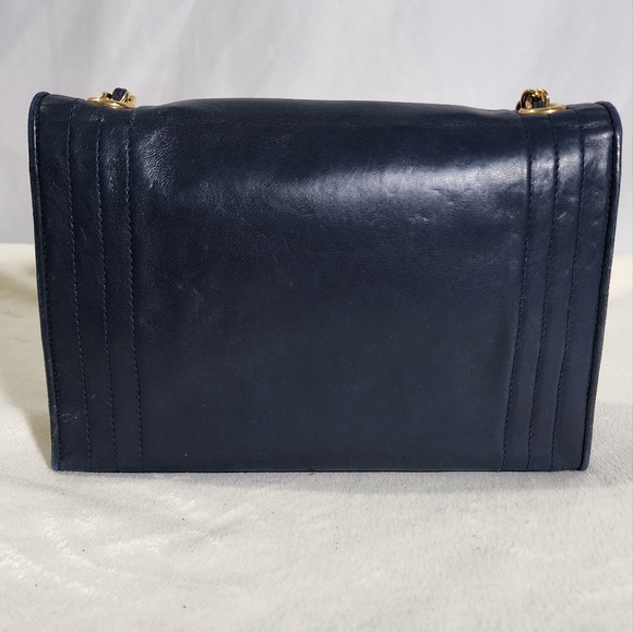 Chanel envelope single flap. 24k gold plated hardware. Minor tarnishing. - Picture 2 of 16